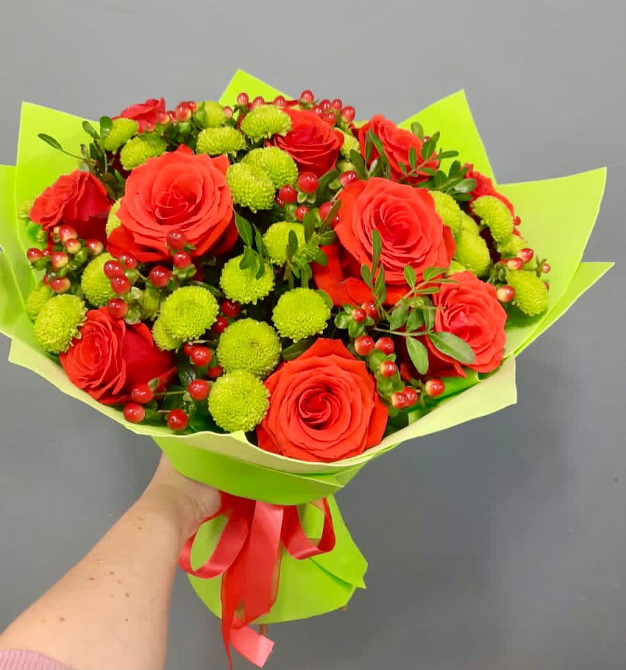 Букет цветов из: Хризантемы и Розы в Ленинауле