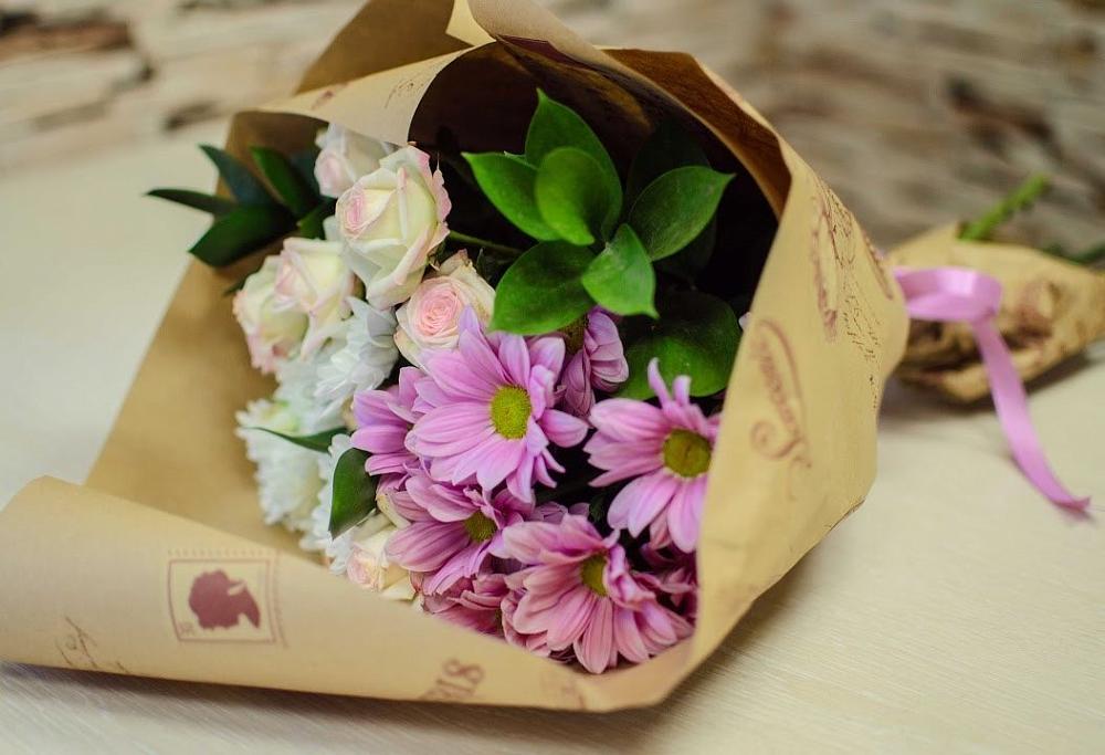 Букет цветов из: Розы и Хризантемы в Ленинауле