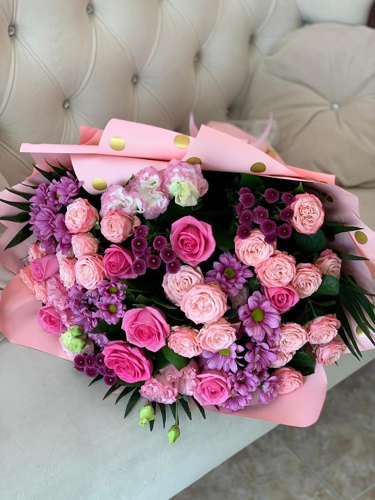 Букет цветов из: Хризантемы, Розы и Лизиантусы в Ленинауле