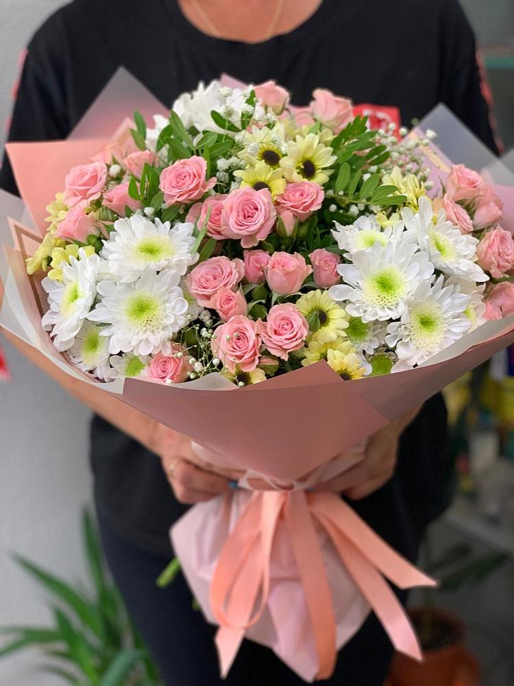 Букет цветов из: Розы и Хризантемы в Ленинауле