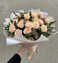 Букет Кремовые розы Латте в Ленинауле