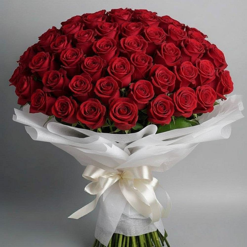 Букет 101 Красная роза Блэк Мэджик в Ленинауле