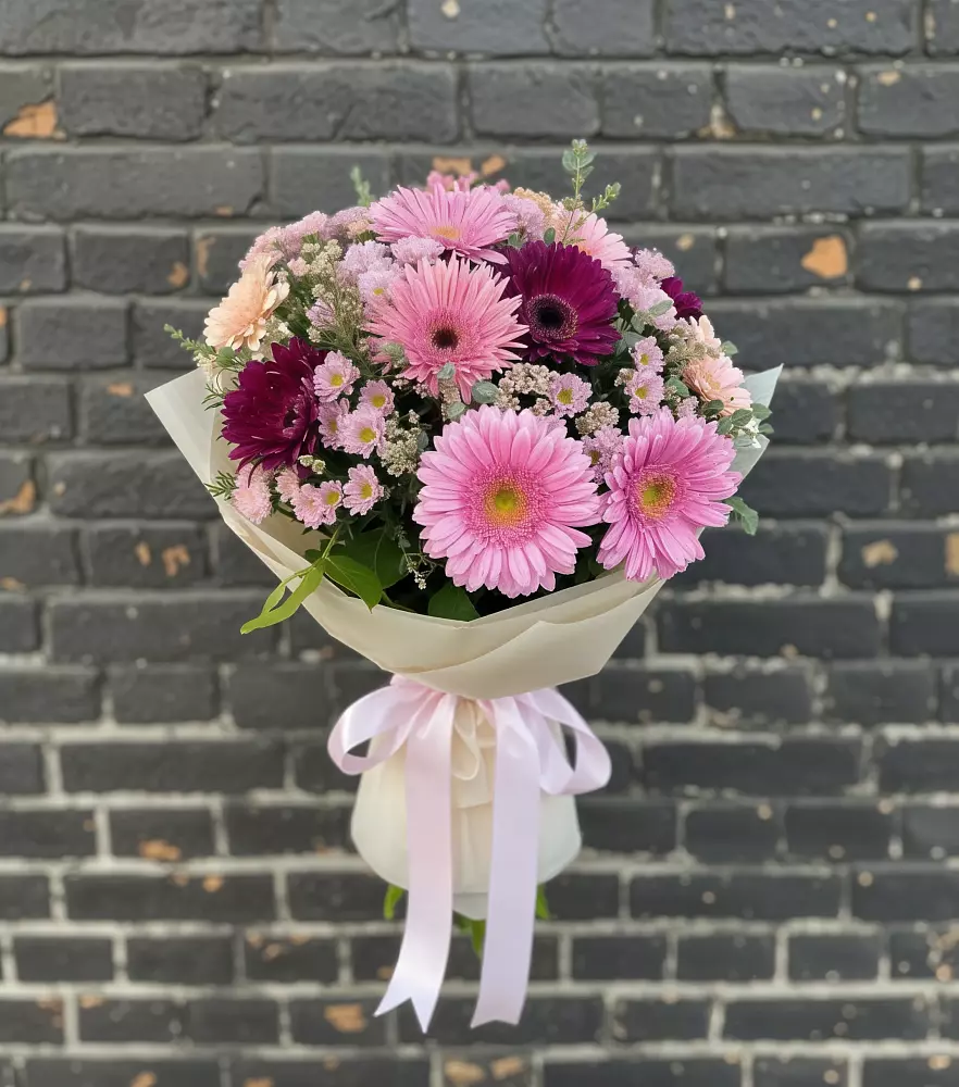 Букет цветов из: Герберы и Хризантемы в Ленинауле