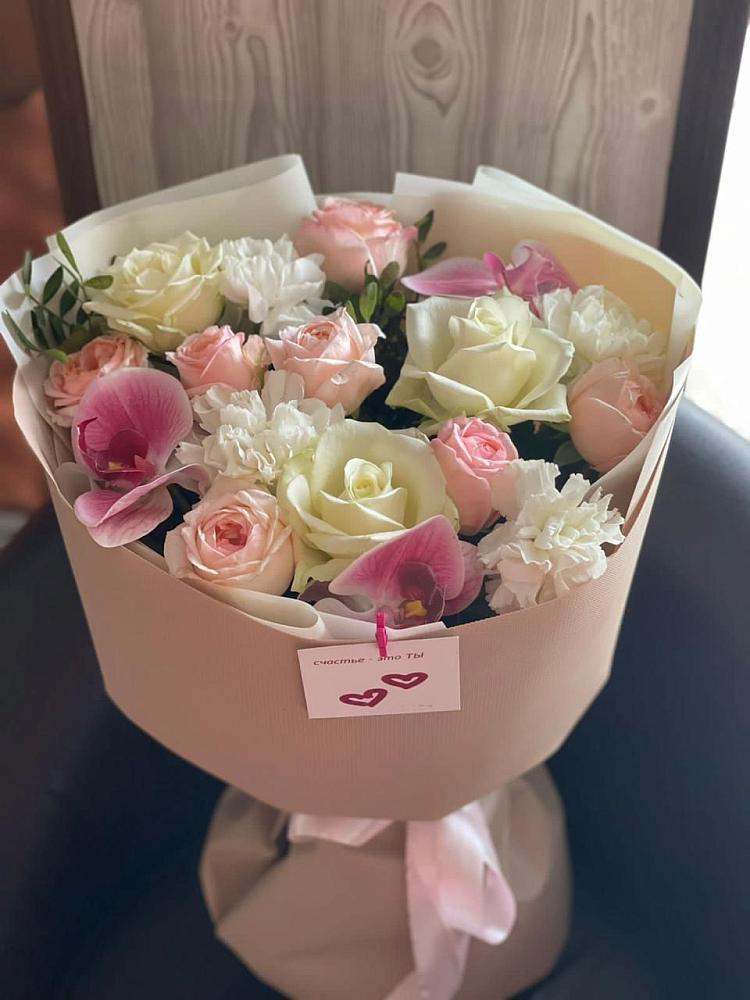 Букет цветов из: Орхидеи, Розы и Гвоздики в Ленинауле