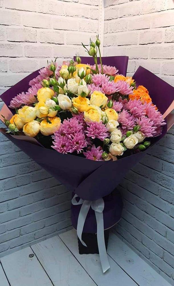 Букет цветов из: Хризантемы и Розы в Ленинауле