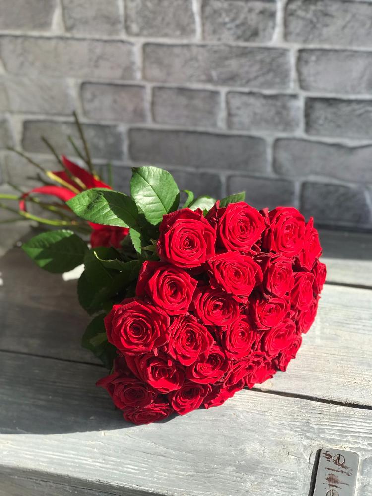 Букет Красные розы Фридом в Ленинауле