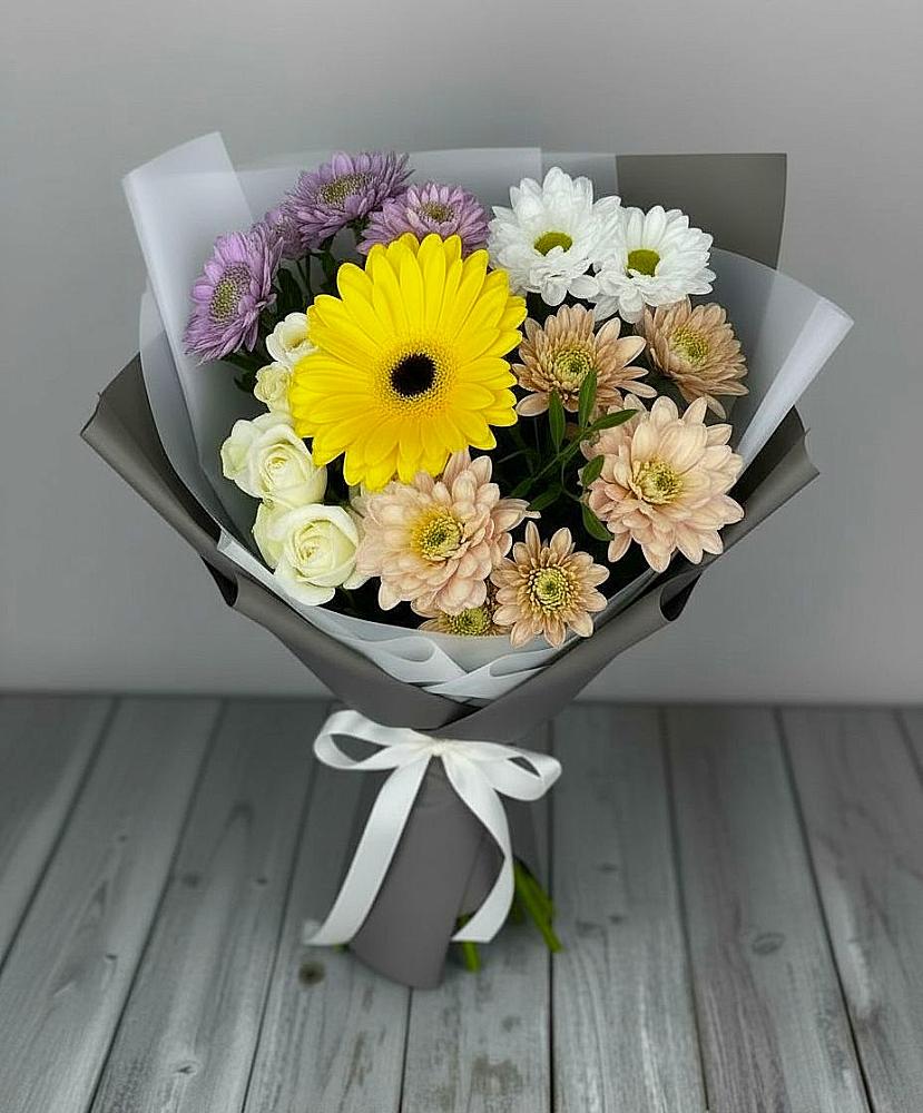 Букет цветов из: Розы, Герберы и Хризантемы в Ленинауле