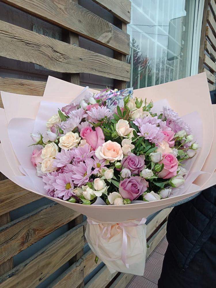 Букет цветов из: Розы и Хризантемы в Ленинауле