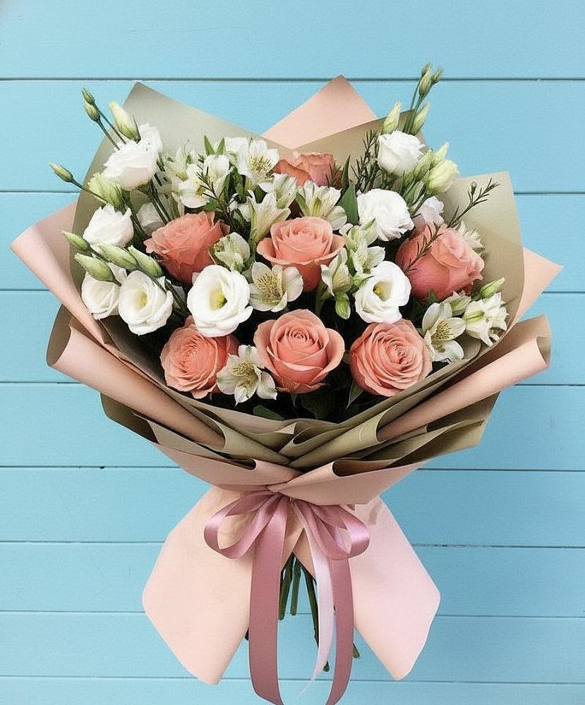 Букет цветов из: Розы, Альстромерии и Лизиантусы в Ленинауле