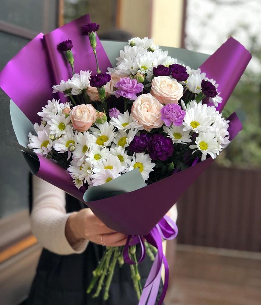 Букет цветов из: Хризантемы, Гвоздики и Розы в Ленинауле