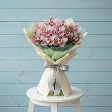 Букет цветов из:  Орхидеи и Розы #REPLACE_PRED# Ленинауле