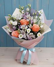 Букет цветов из:  Лизиантусы, Розы, Альстромерии и Гипсофила в Ленинауле