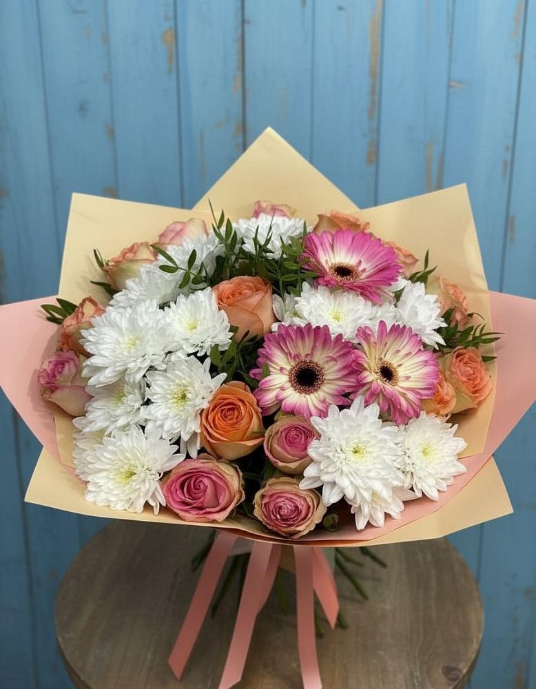 Букет цветов из: Розы, Герберы и Хризантемы в Ленинауле