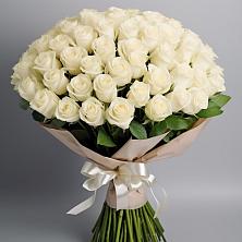 Букет 101 беля роза Белоснежка в Ленинауле