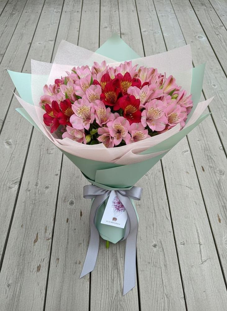 Букет цветов из: Альстромерии в Ленинауле