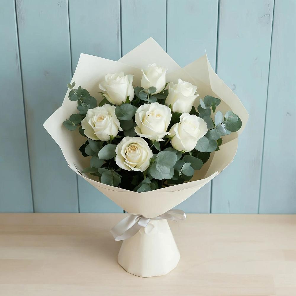 Букет Белые розы в Эвкалипте в Ленинауле
