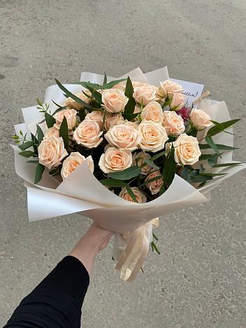 Букет Кремовые розы Латте в Ленинауле