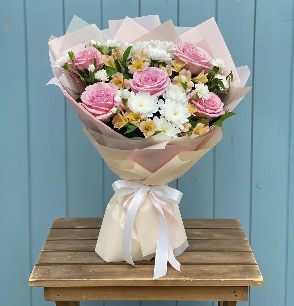 Букет цветов из: Гвоздики, Орхидеи и Розы в Ленинауле