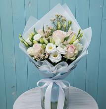 Букет цветов из:  Розы и Лизиантусы в Ленинауле