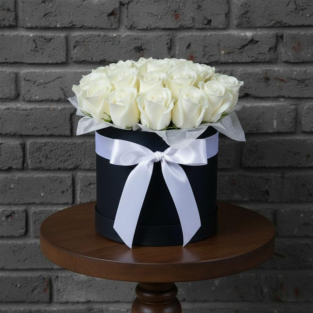 Цветочная композиция из Розы в шляпной коробке в Ленинауле