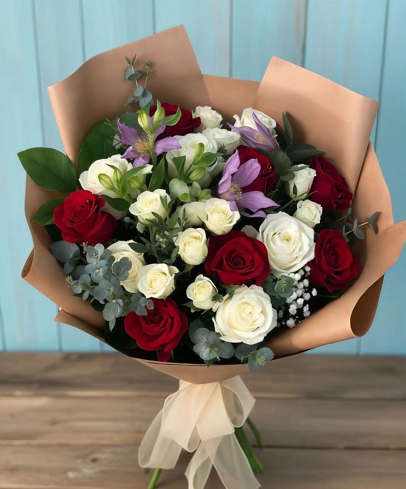 Букет цветов из: Розы и Альстромерии в Ленинауле